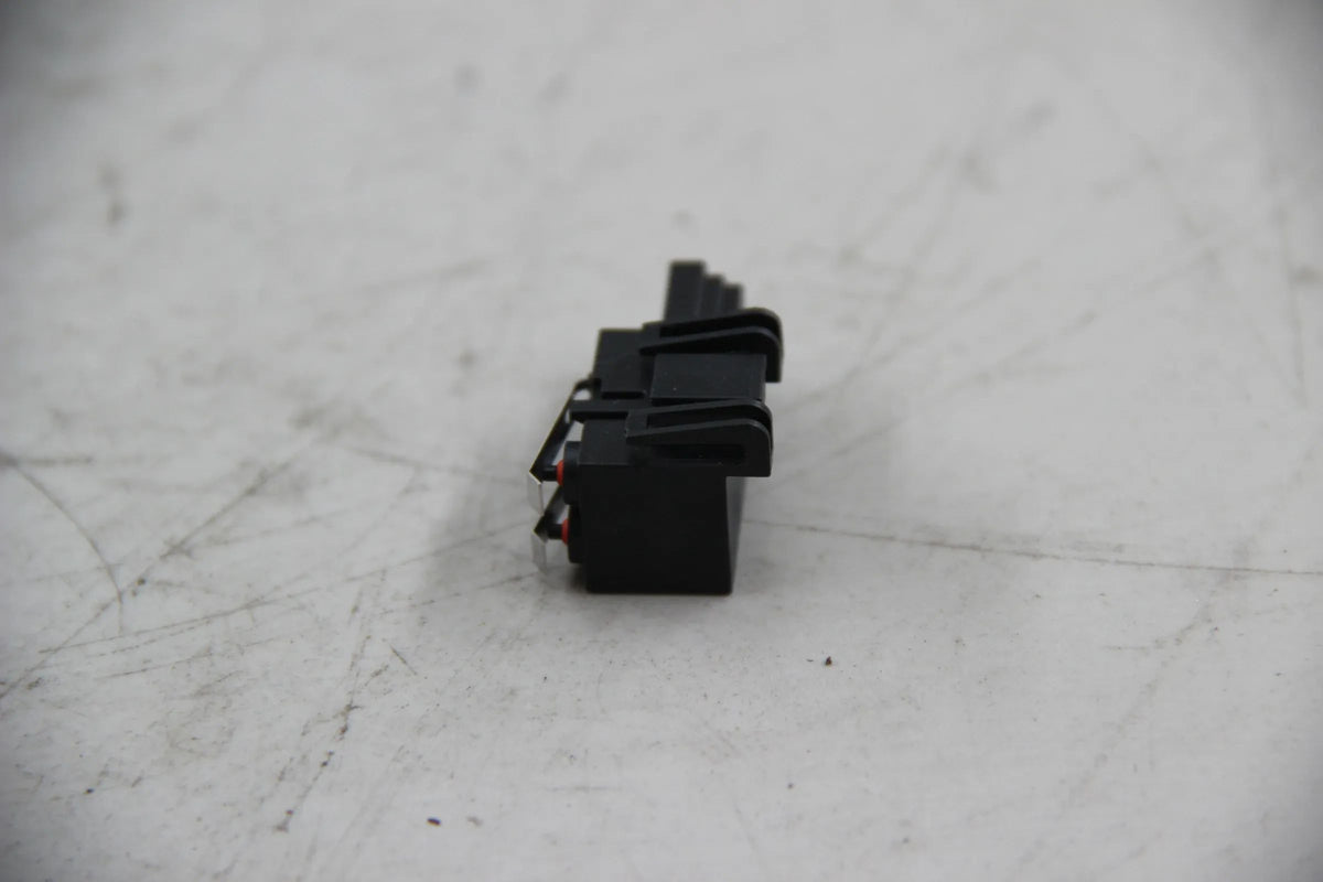 Original BMW E46 316i-330i M3 Microschalter Heckklappenverschluss 51247002354