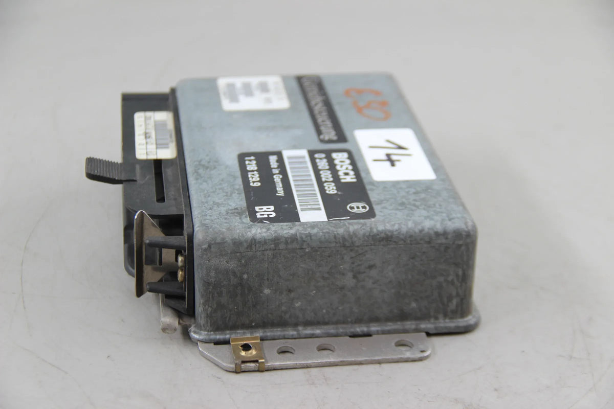 Original BMW E30 Steuergerät EGS CODE:BG BOSCH 24601218129 / 0260002059