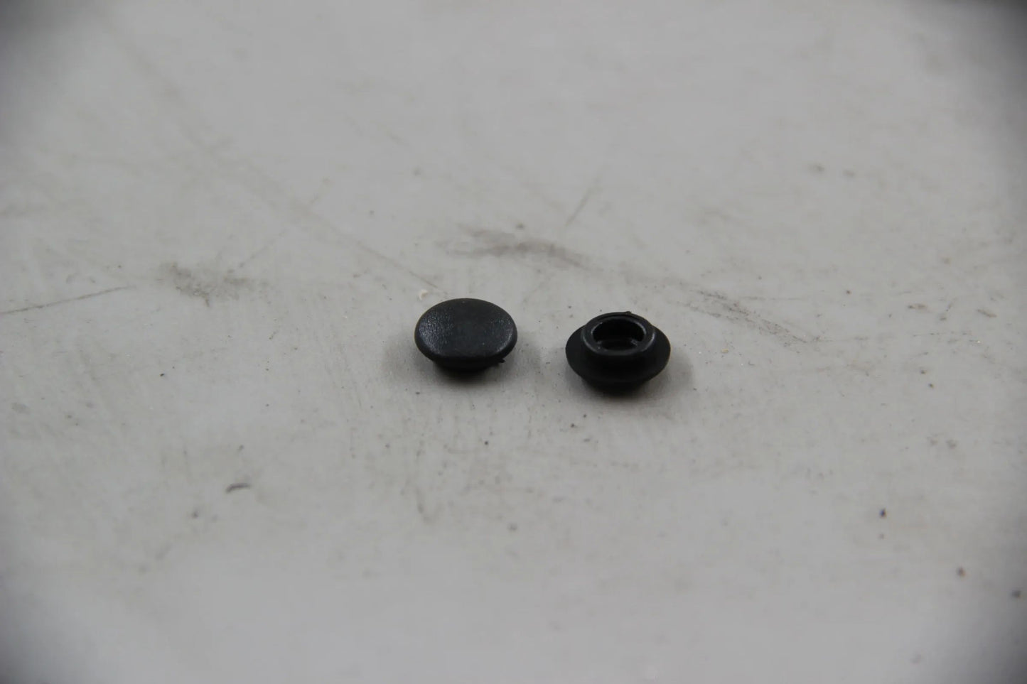 Original BMW E34 518i 520i 525i 530i-540i M5 2x Abdeckkappe schwarz 65131389609