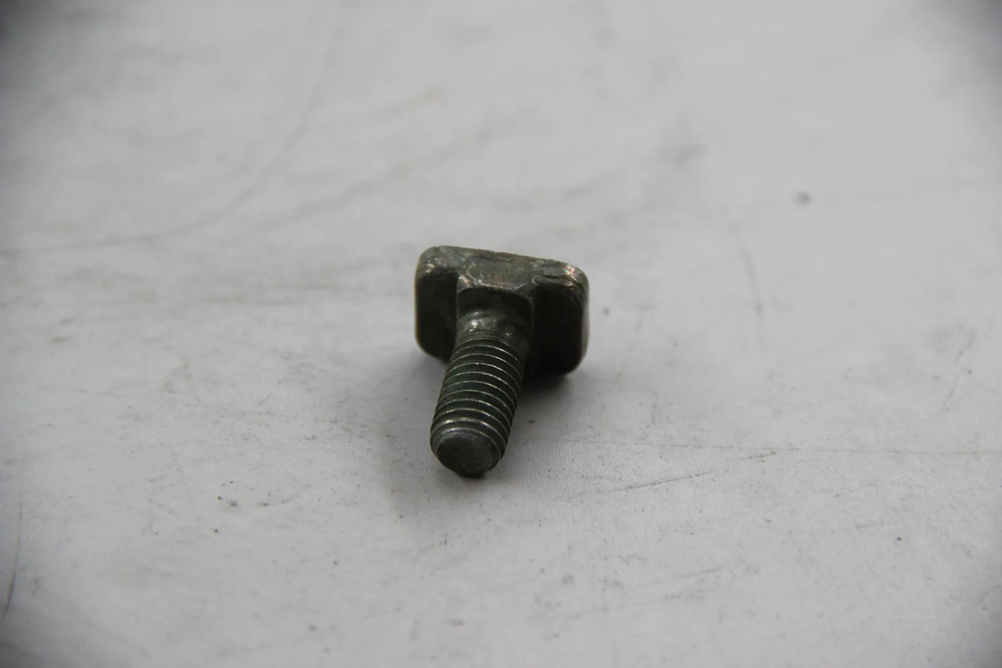 Original BMW E21 E30 E12 E28 E34 E24 E23 E32 Vierkantschraube M8X18 23711130250