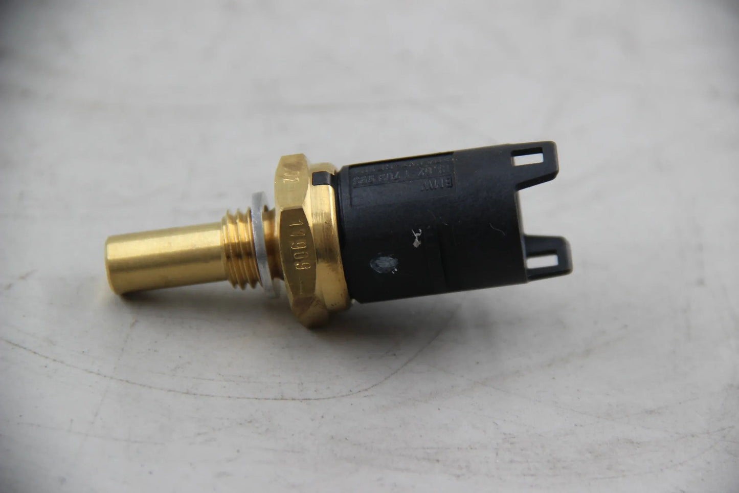 Original BMW E36 E39 E38 E65 E31 E53 E52 Doppel-Temperaturschalter 13621703993