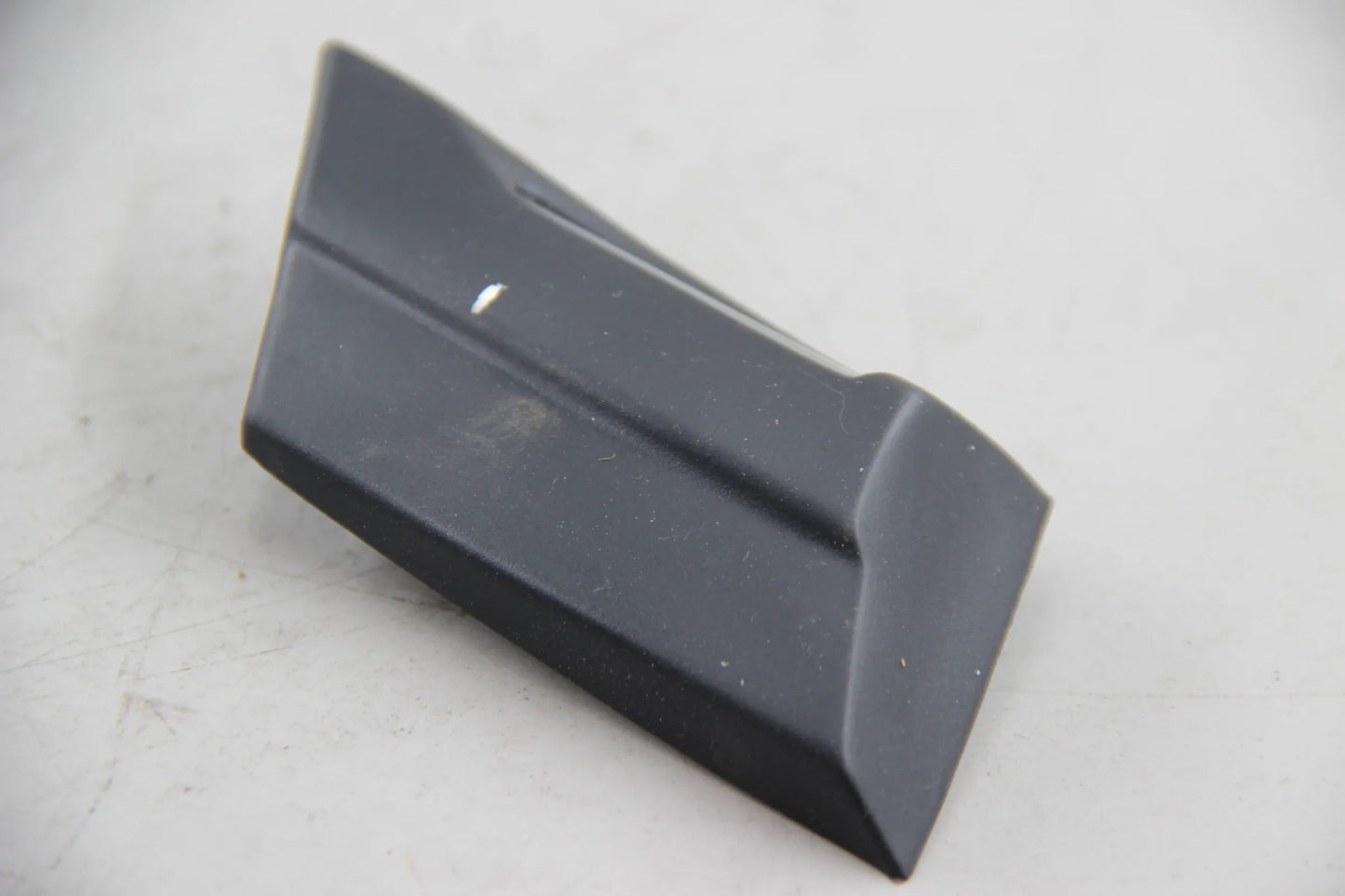 Original BMW E32 730i Limousine Stossleiste Seitenwand hinten rechts 51131908688