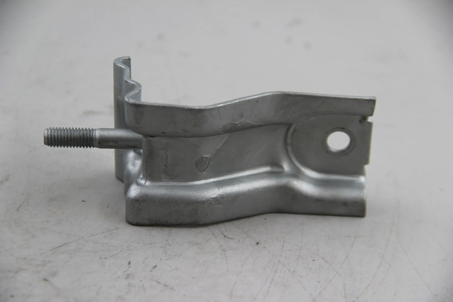 Original BMW E36 316i 318i M40 Limousine Halterung 18211723557