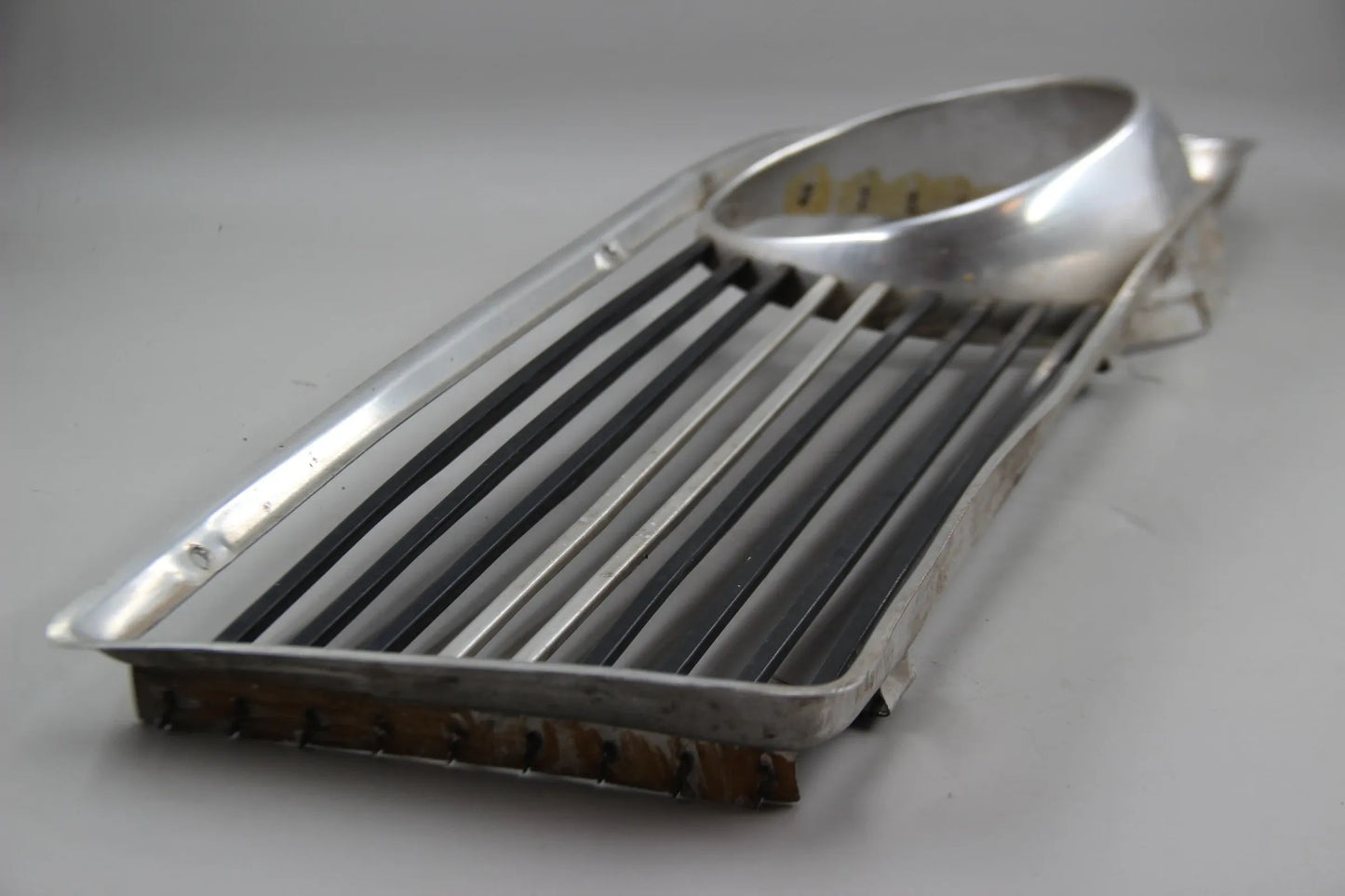 Original BMW NK 1800 4-Zyl. Ziergitter rechts schwarz-silber NOS NLA 51131802103