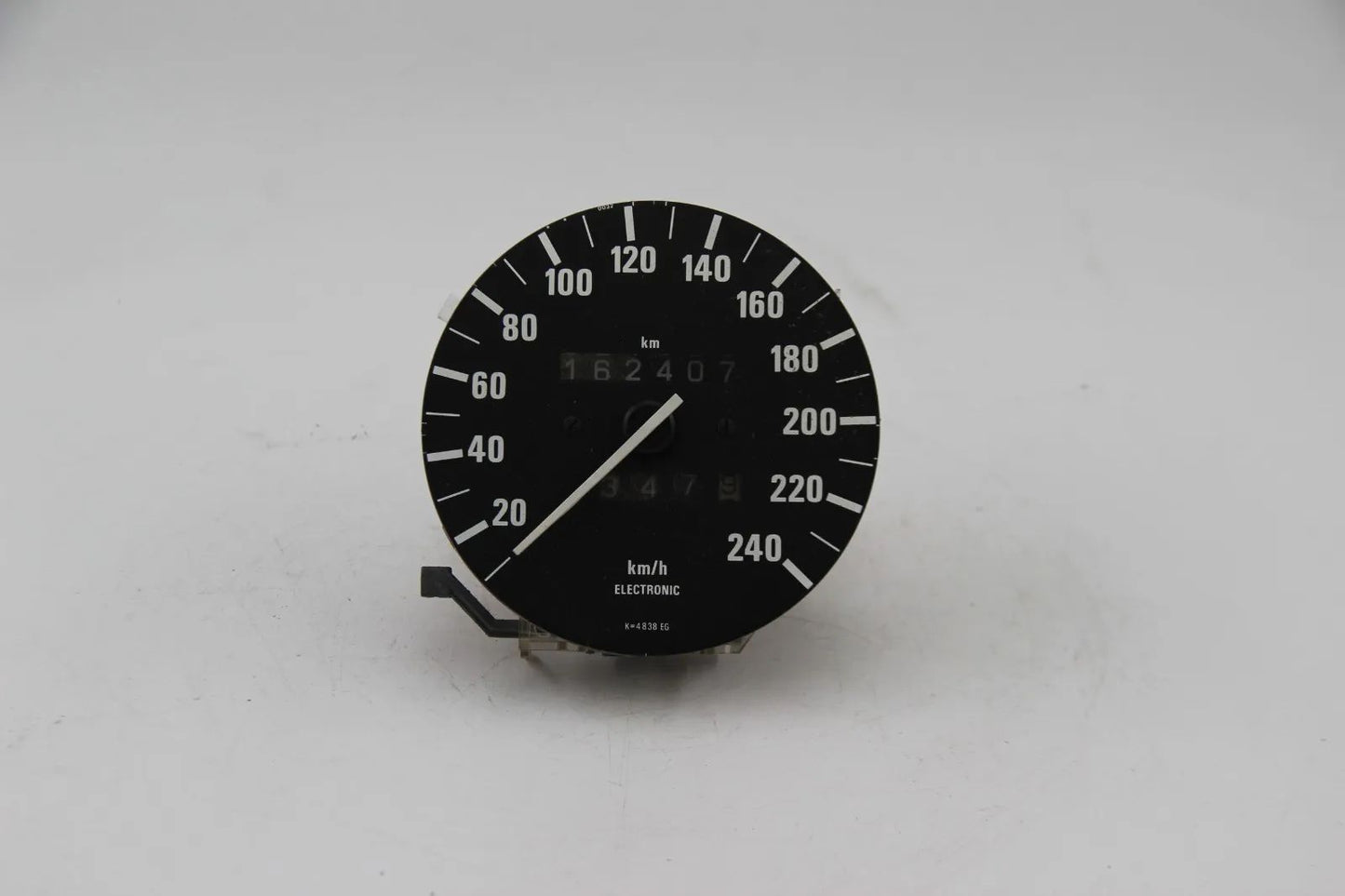 BMW E30 320i 323i 325i  Tachometer Km/h Speedometer Instrument VDO 1377343