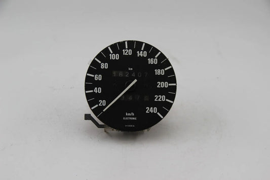 BMW E30 320i 323i 325i  Tachometer Km/h Speedometer Instrument VDO 1377343