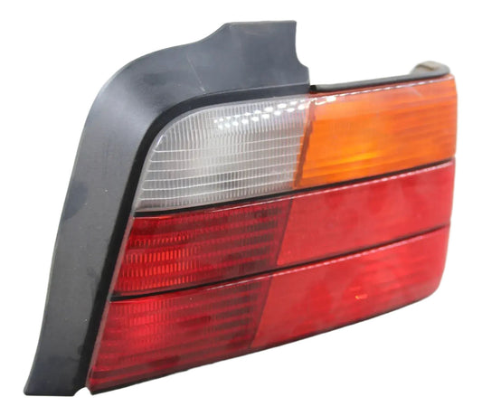 Original BMW E36 318tds 320i Limousine Heckleuchte rechts beschädigt 63211387046