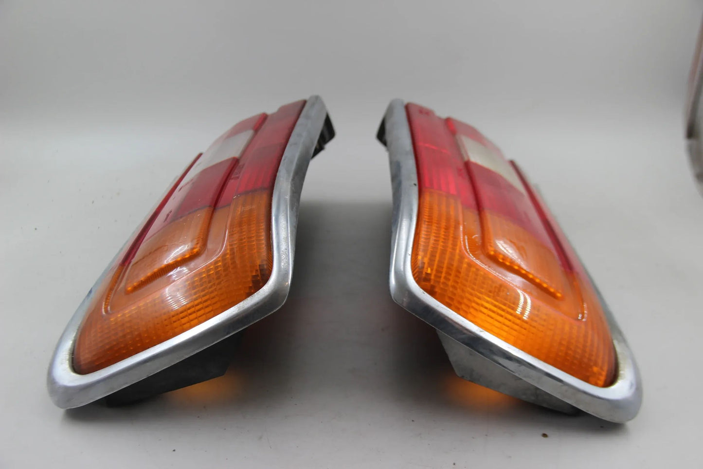 Orig. BMW E12 518i-535i Reflektor rechts/links mit Nebelschlusslicht 63211361511
