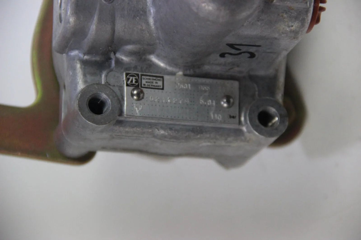 NEU BMW E30 3er E24 6er E28 518-535i Servopumpe Flügelpumpe 110Bar 32411133969