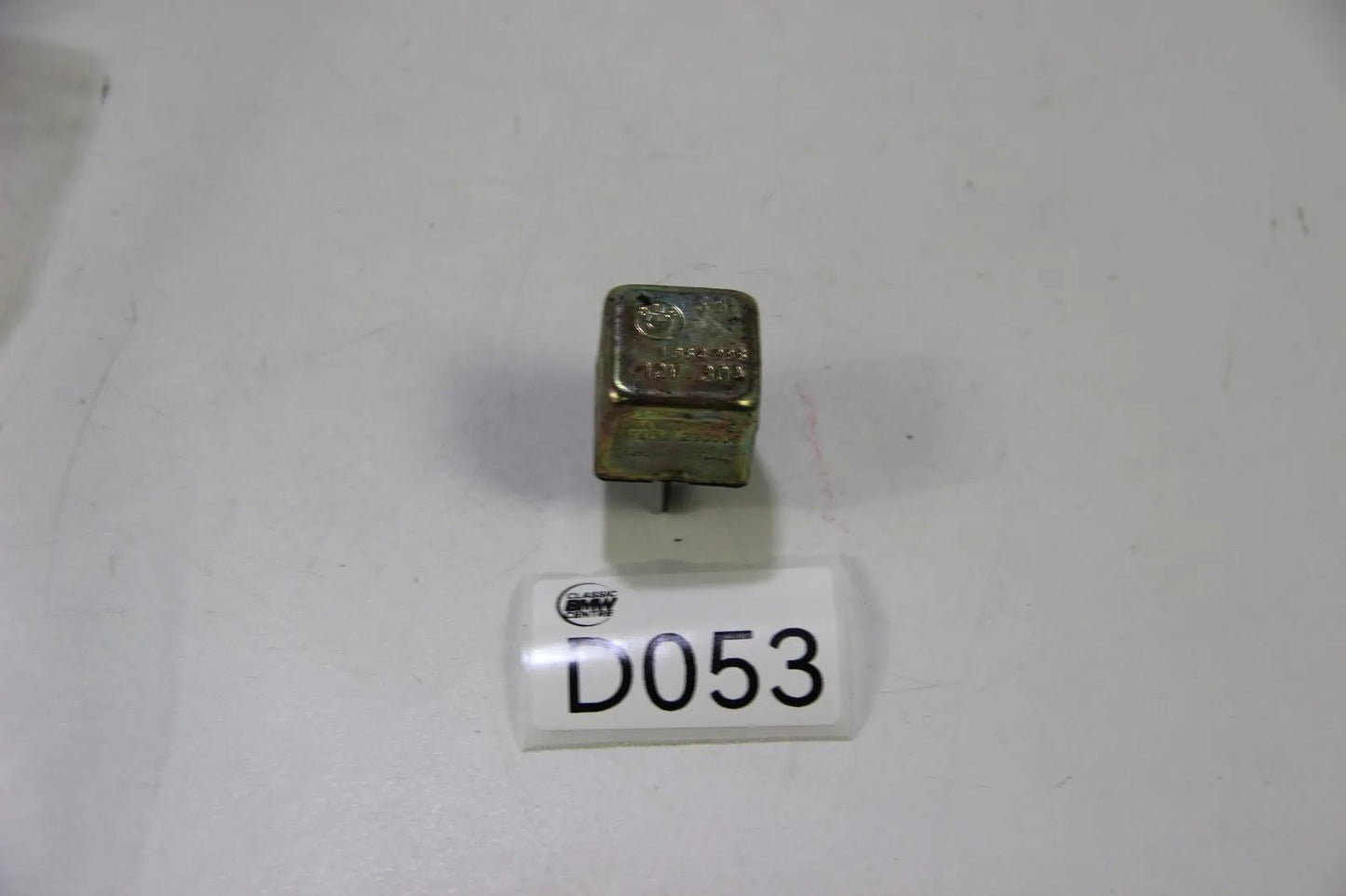 Original BMW E3 E9 E10 E12 E21 E23 E24 E28 Relais Relay gold Oldtimer 1364986