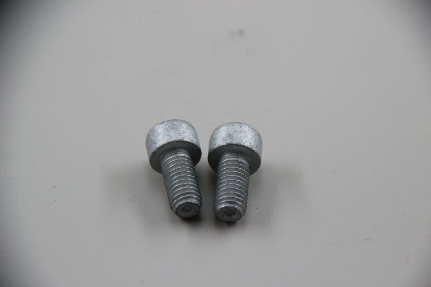 Original BMW E87 E46 E39 E63 E38 2x Zylinderschraube M8X16-8.8-ZNS3 07119904101