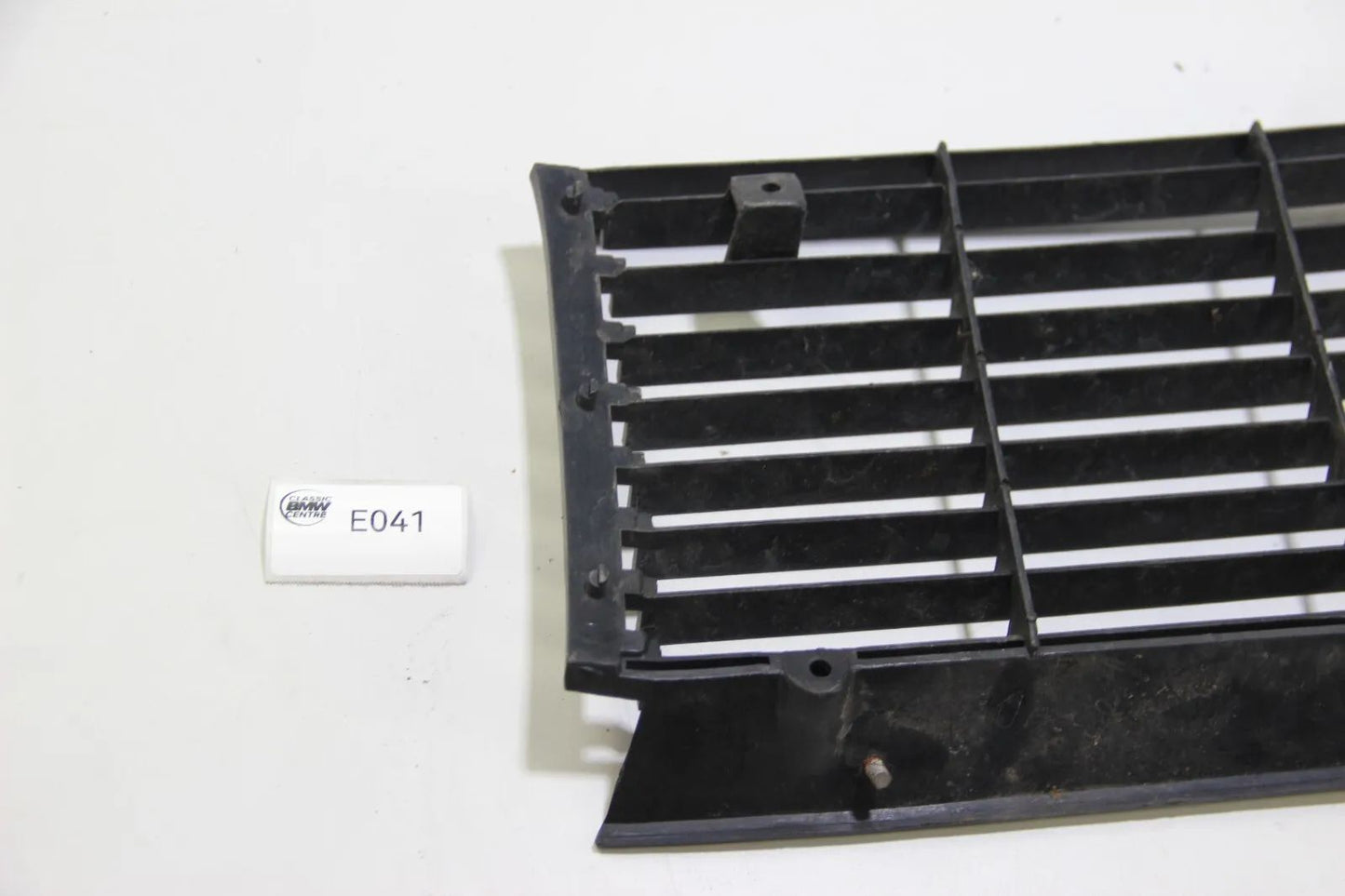 Original BMW E10 1502-2002 Zierleiste Scheinwerfer Rahmen Kühlergrill links