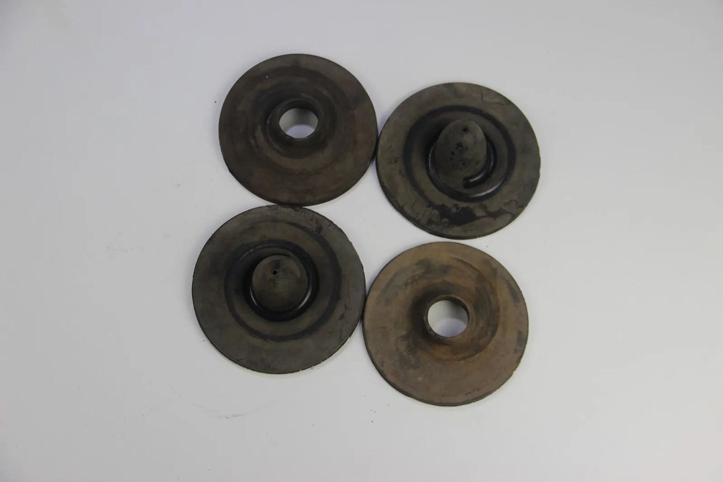 Original BMW E30 Gummipuffer Satz komplett 1127218 1128610 Federsitz Hinterachse