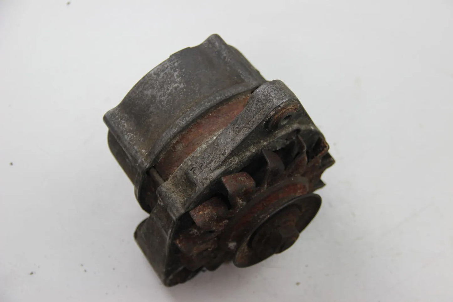 BMW Lichtmaschine Alternator E30 E28 E12 320i 325i 520i 525i 0120489717