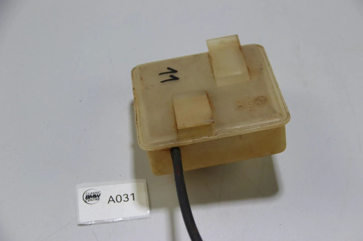 BMW E30 320 325 M3 Batterieüberlauf battery overflow 1374963