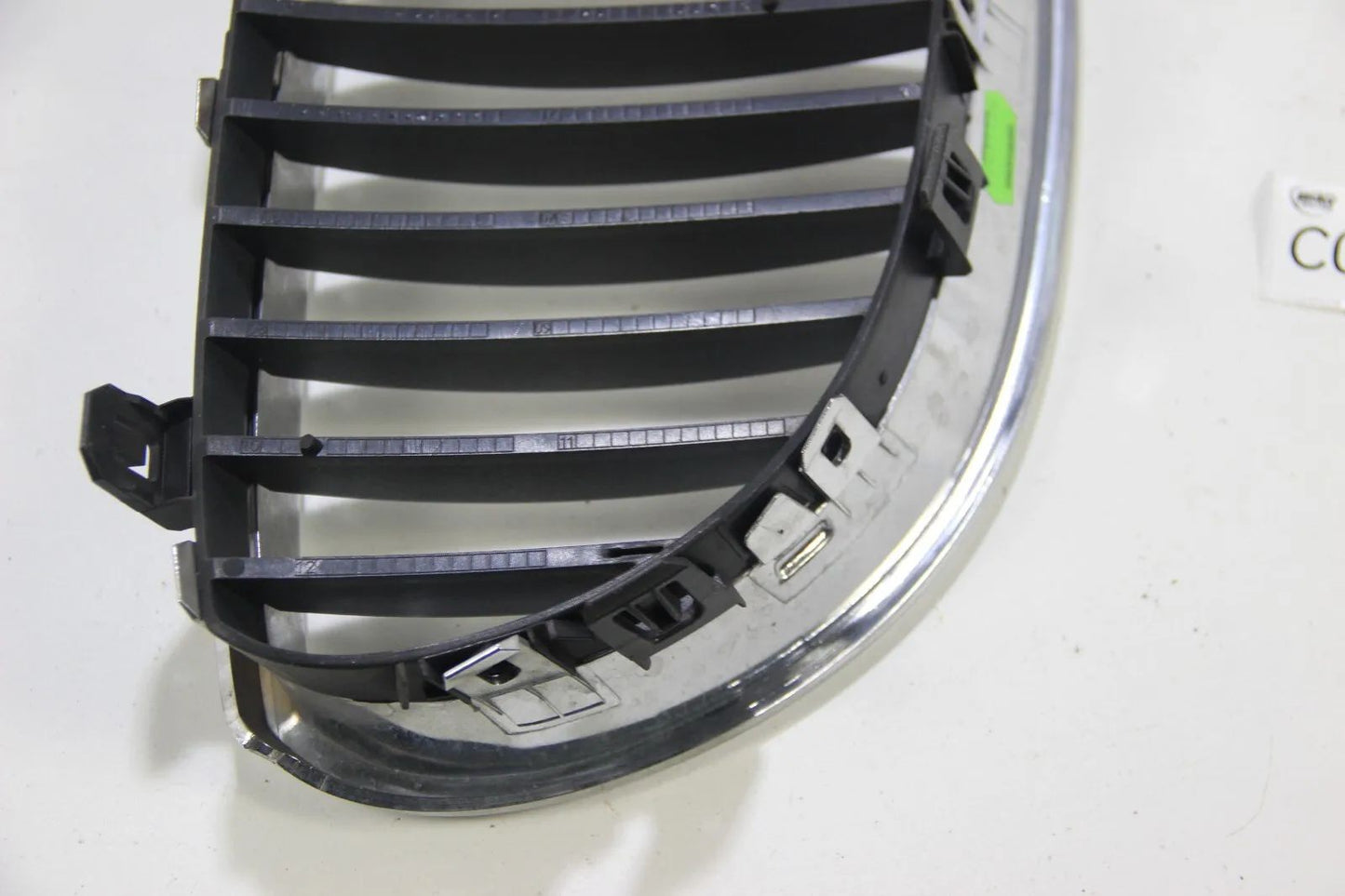 Original BMW E60 E61 5er Ziergitter rechts Niere Chrom NOS 51137065702