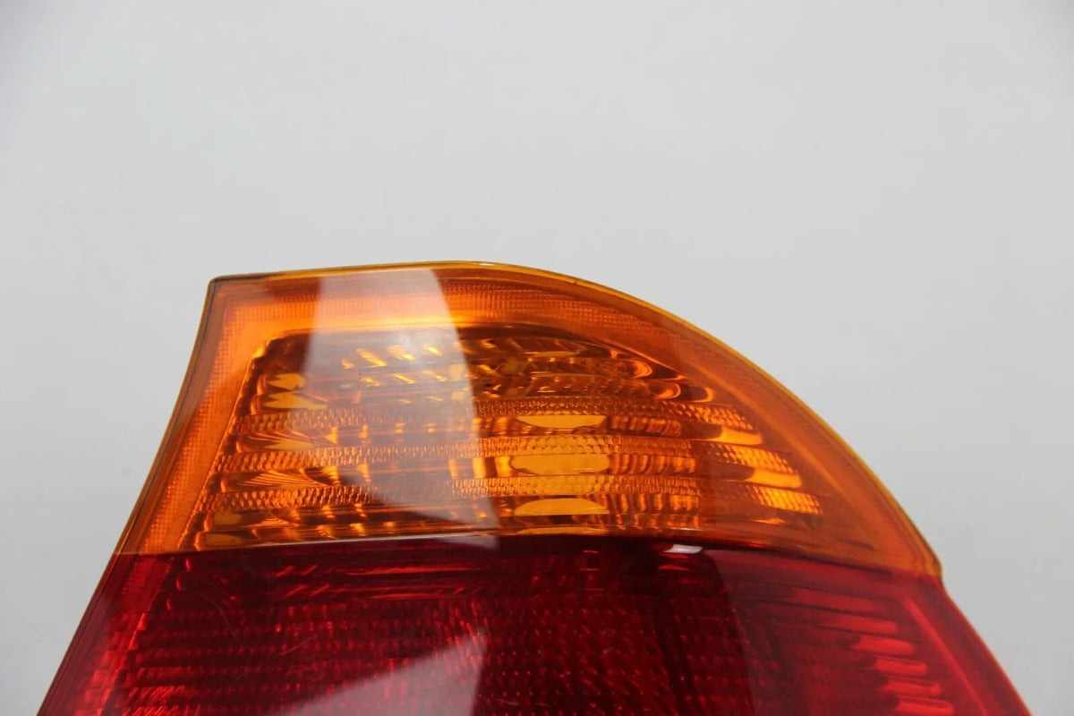 Original BMW E46 3er  Heckleuchte hinten rechts Taillight Light 8364922