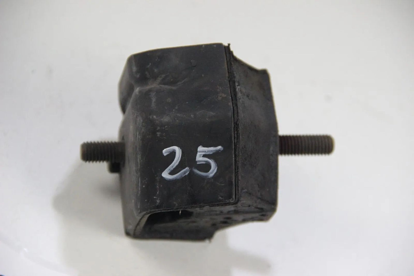 NEU Original BMW E34 525i M20 Motorlager NOS 1135826 Bushing Lager