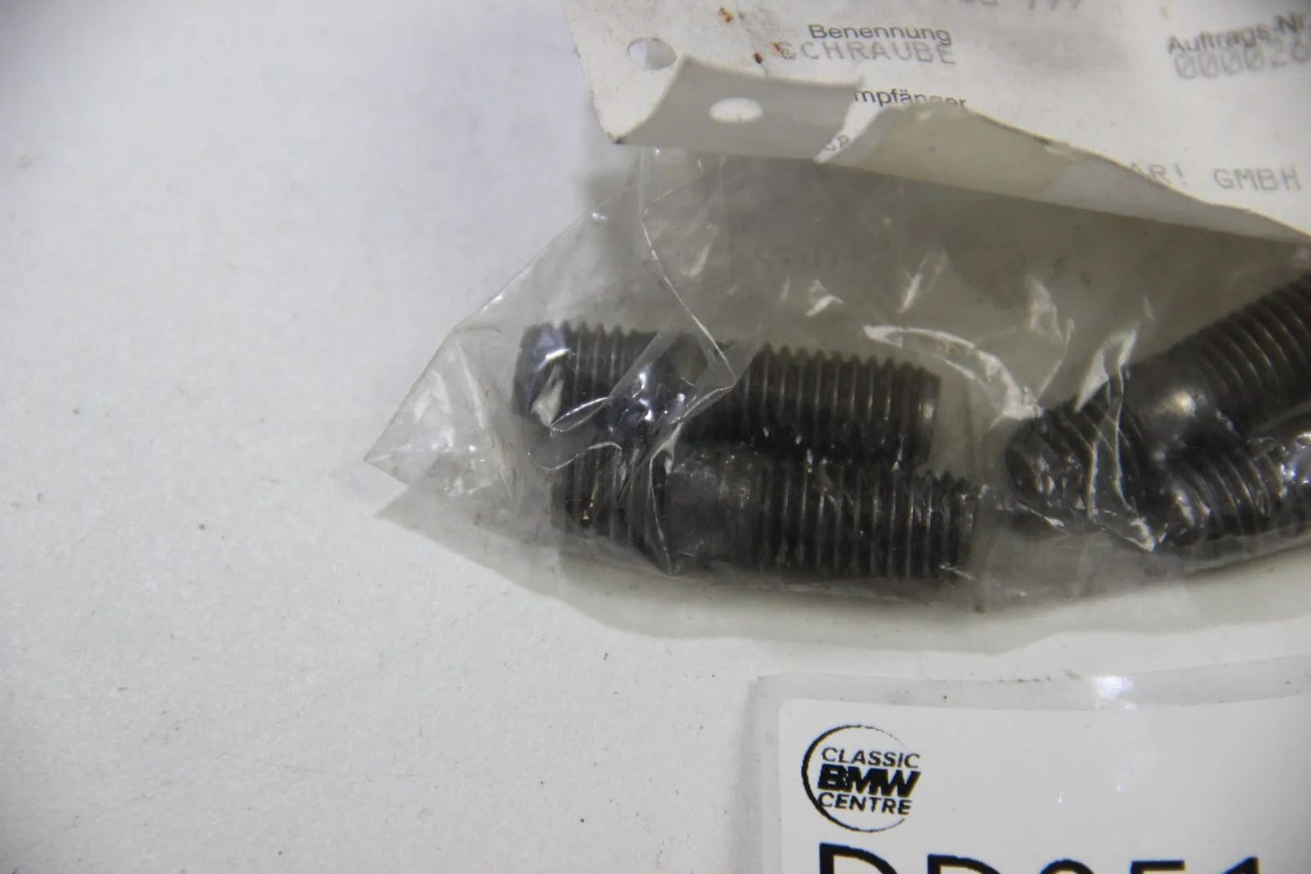 NEU BMW Original E30 316-318is 4x Schrauben Stehbolzen 1162170899 Studs 3er