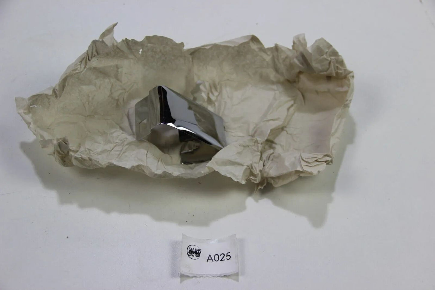 NEU Original BMW E21 316 318 318 320 320i 323i M10 M20 Blende rechts 51121834908