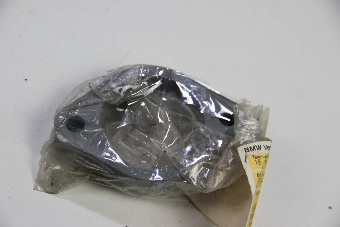 NEU BMW Original E28 E34 E24 E32 Flansch 18111712070 3er 5er 7er