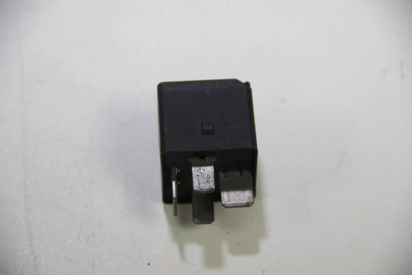 Original BMW E46 E90 E39 E60 Relais Relay Schliesser schwarz  61366901469