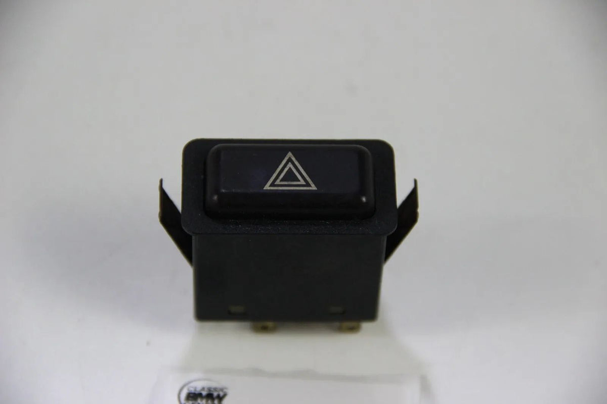 Original BMW 3er E30 Warnblinkleuchte Schalter/ Gefahrenhinweis 1367342
