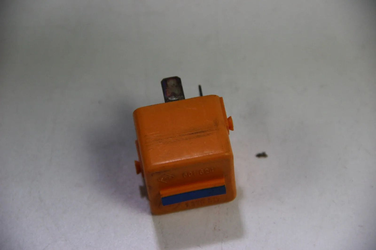 BMW E36 E46 E34 E32 E38 E31 Relais Relay gelb Verbindungsstecker  61311379817