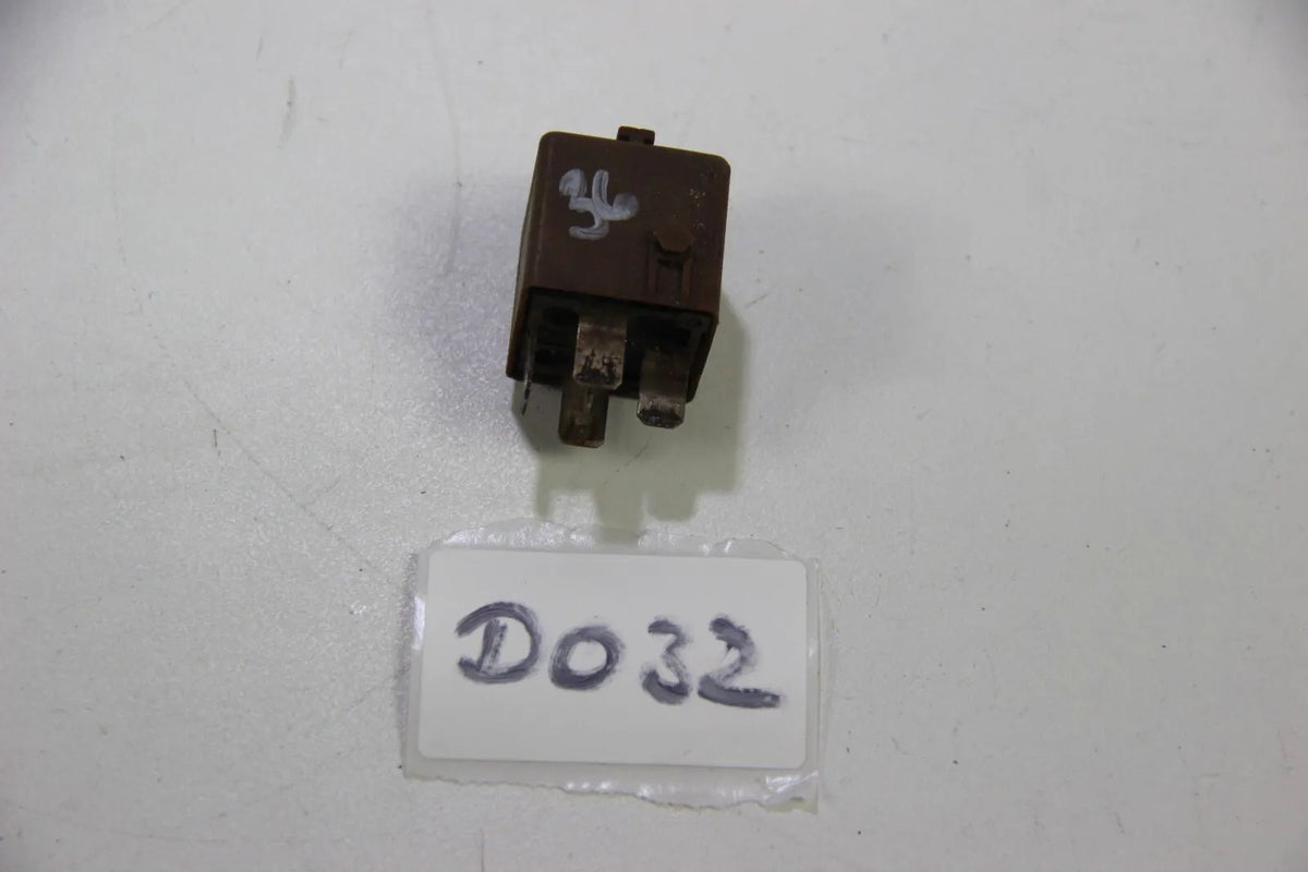 Original BMW E30 E46 E34 E32 E31 Relais Doppelschliesser schwarz 61361388364