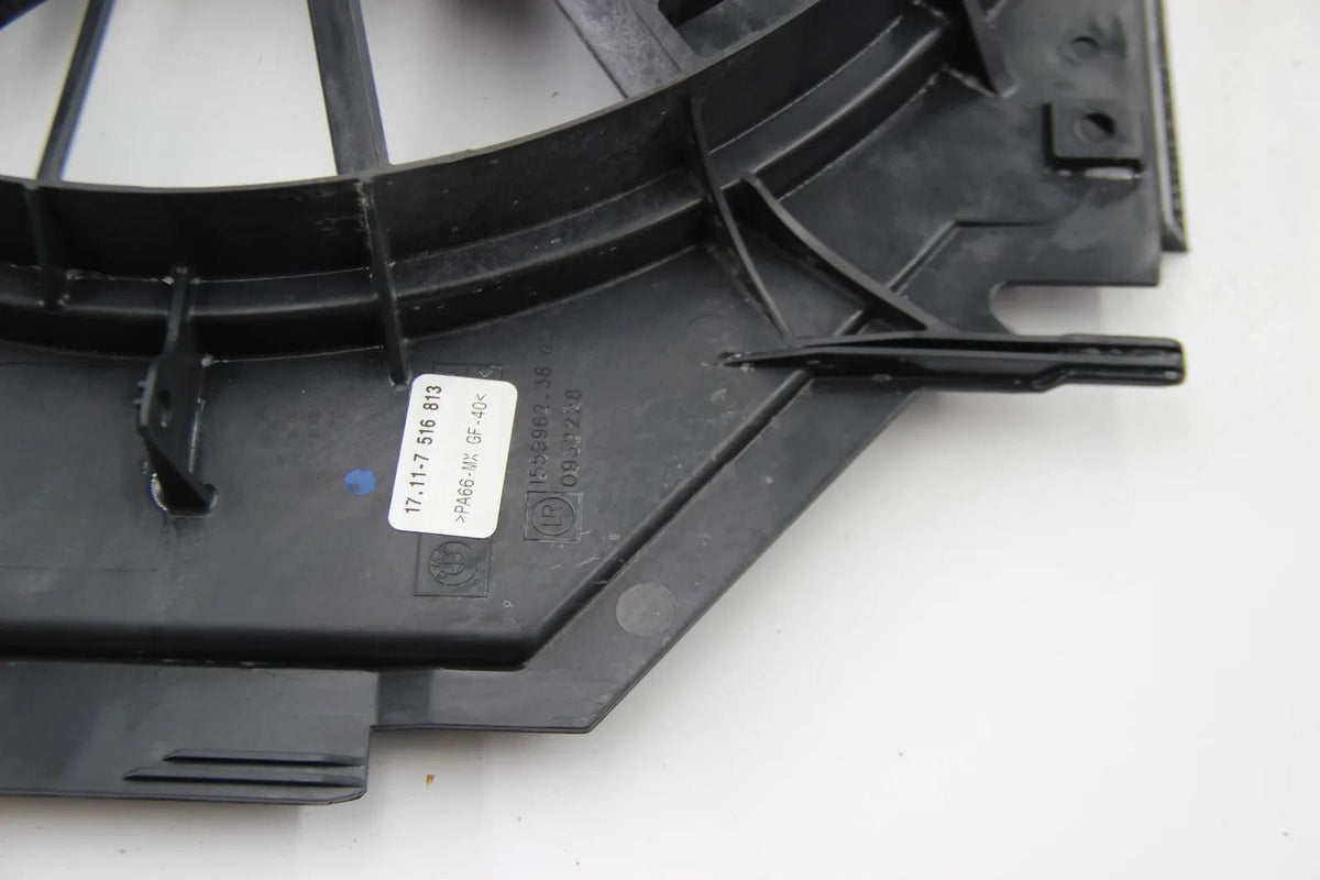 Original BMW E46 Kühlerlüfter Motor mit Kühlerlüfterrahmen 390W NOS 17117516813