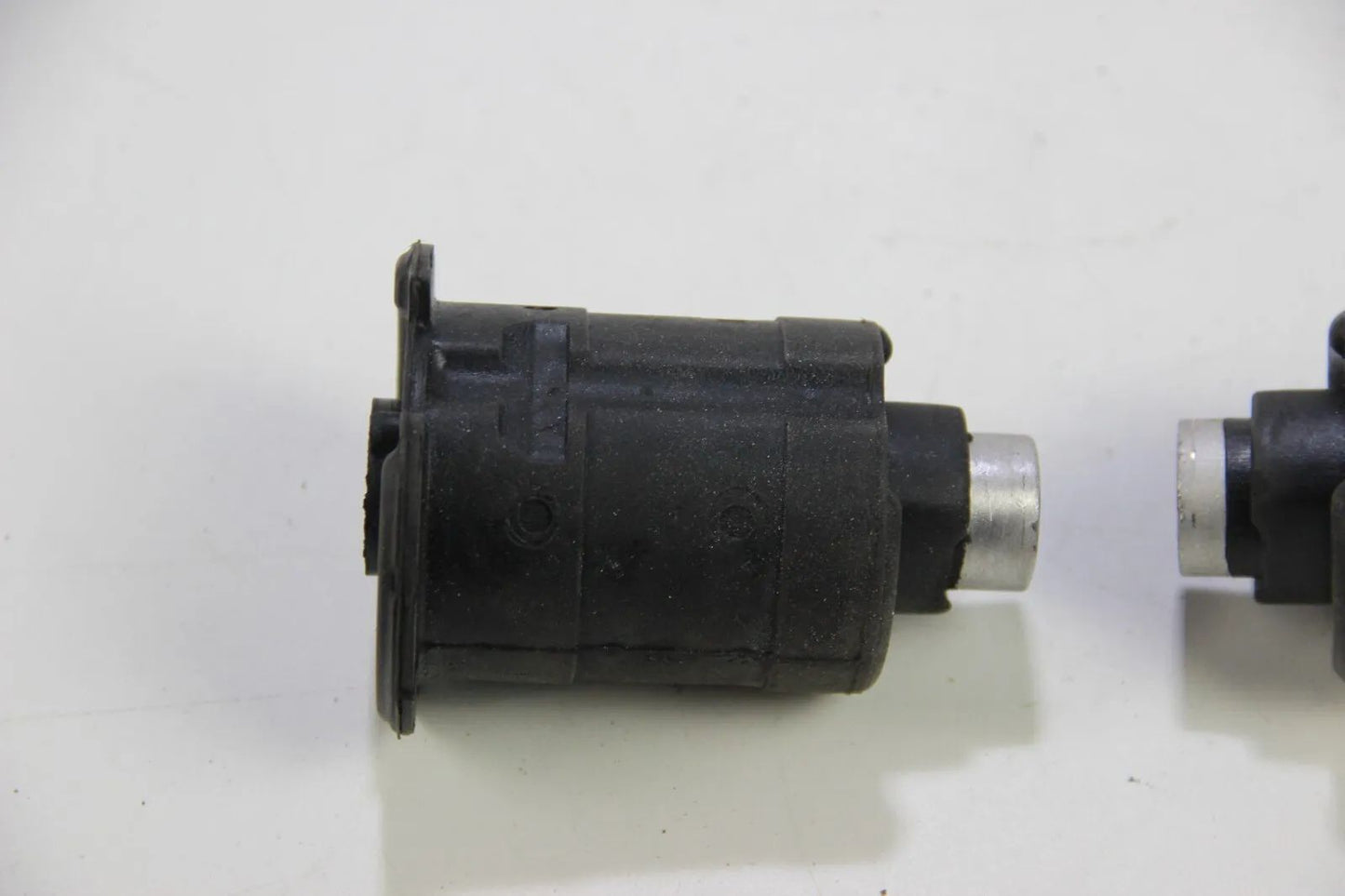 Original BMW E30 316i-325i M3 Gummilager Tonnenlager Links Rechts  33311130537