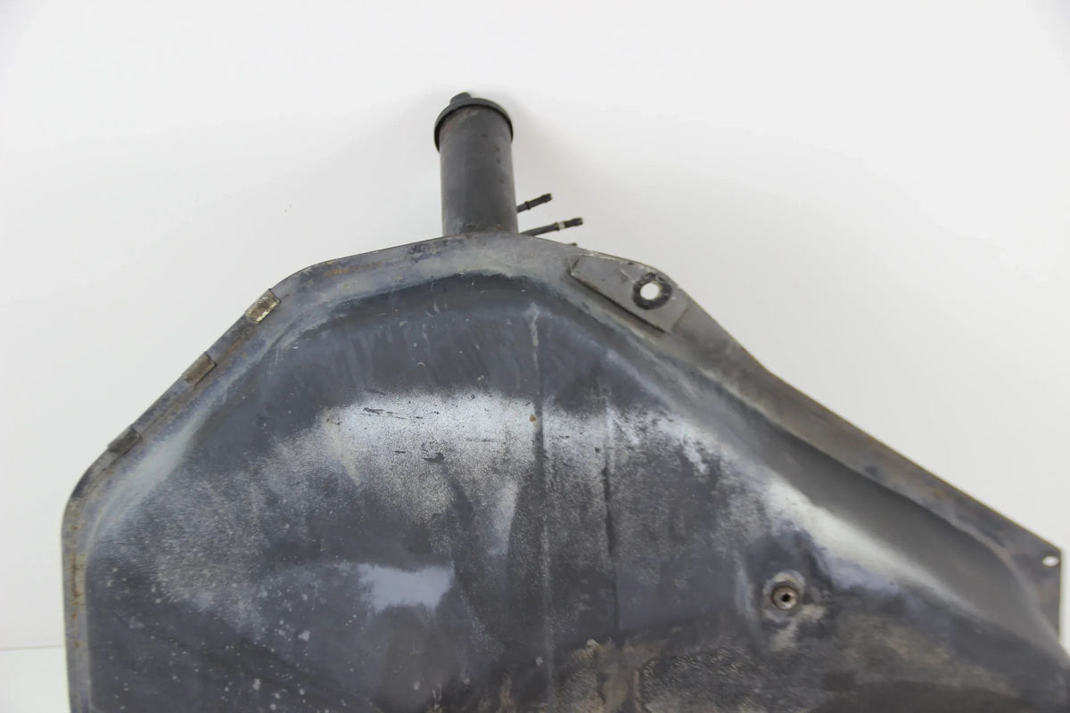 Original BMW E24 83´ - 89 635CSi Tank Muss neu beschichtet werden