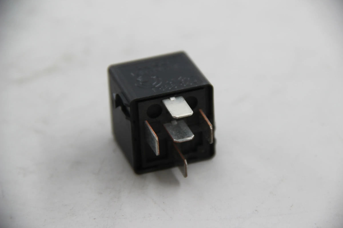 Original BMW E30 E46 E34 E32 E31 Relais Doppelschliesser schwarz 61361388364