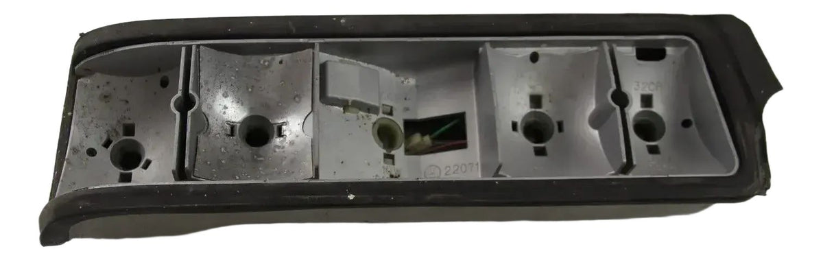 BMW E21 Rücklicht Heckleuchte Lampenträger paar links rechts 1367475 1366367