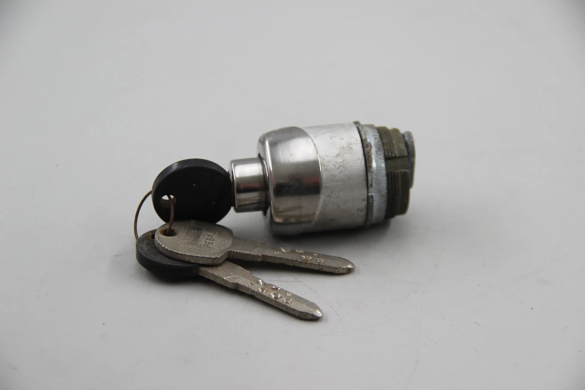 Original BMW E21 315-323i Heckklappenverschluss mit Schlüssel NOS 51241846159