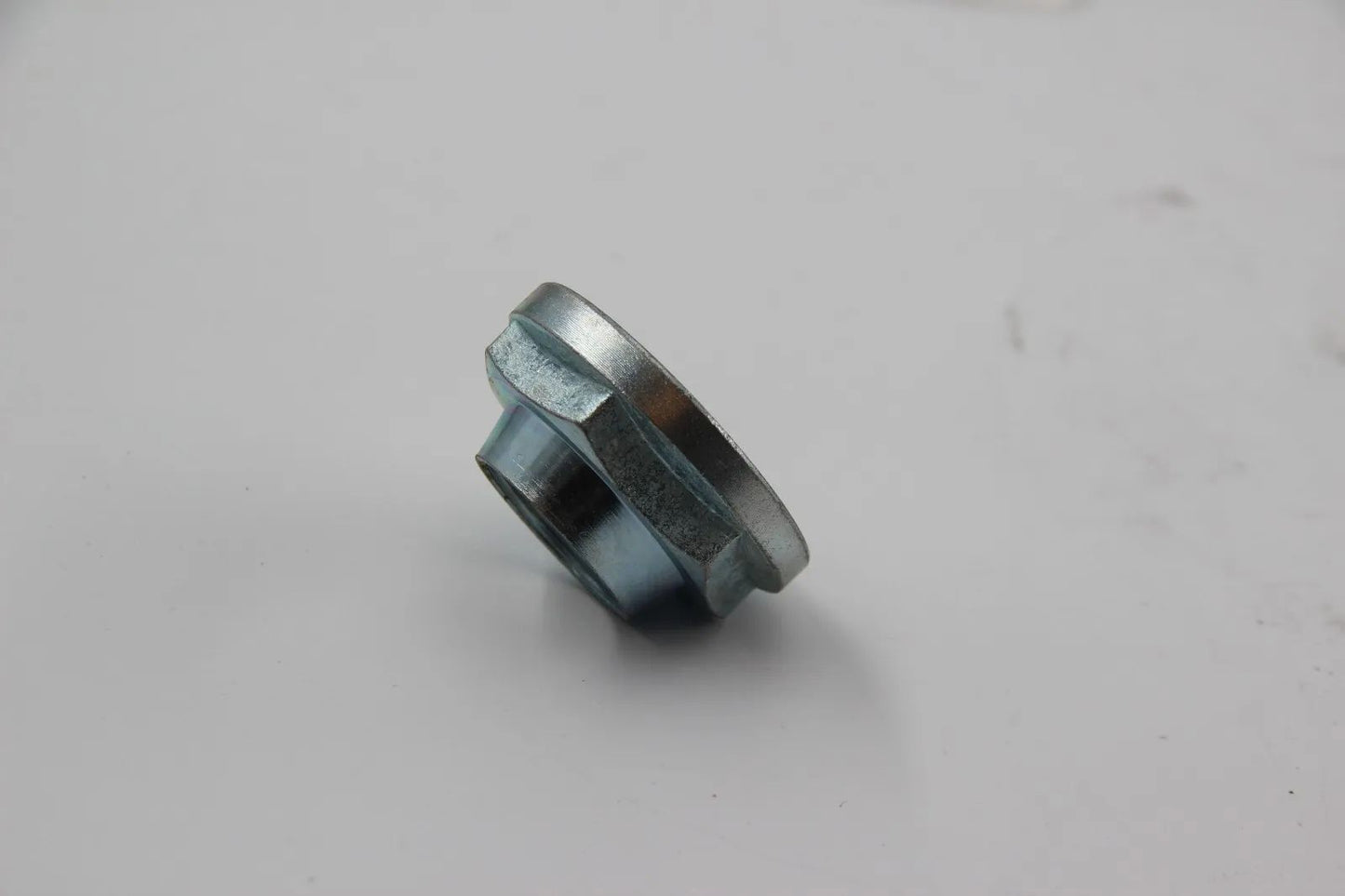 Original BMW M3 Gr.A E30 S14 E30 M3 E24 M6  Bundmutter Radlagerung 31211128336