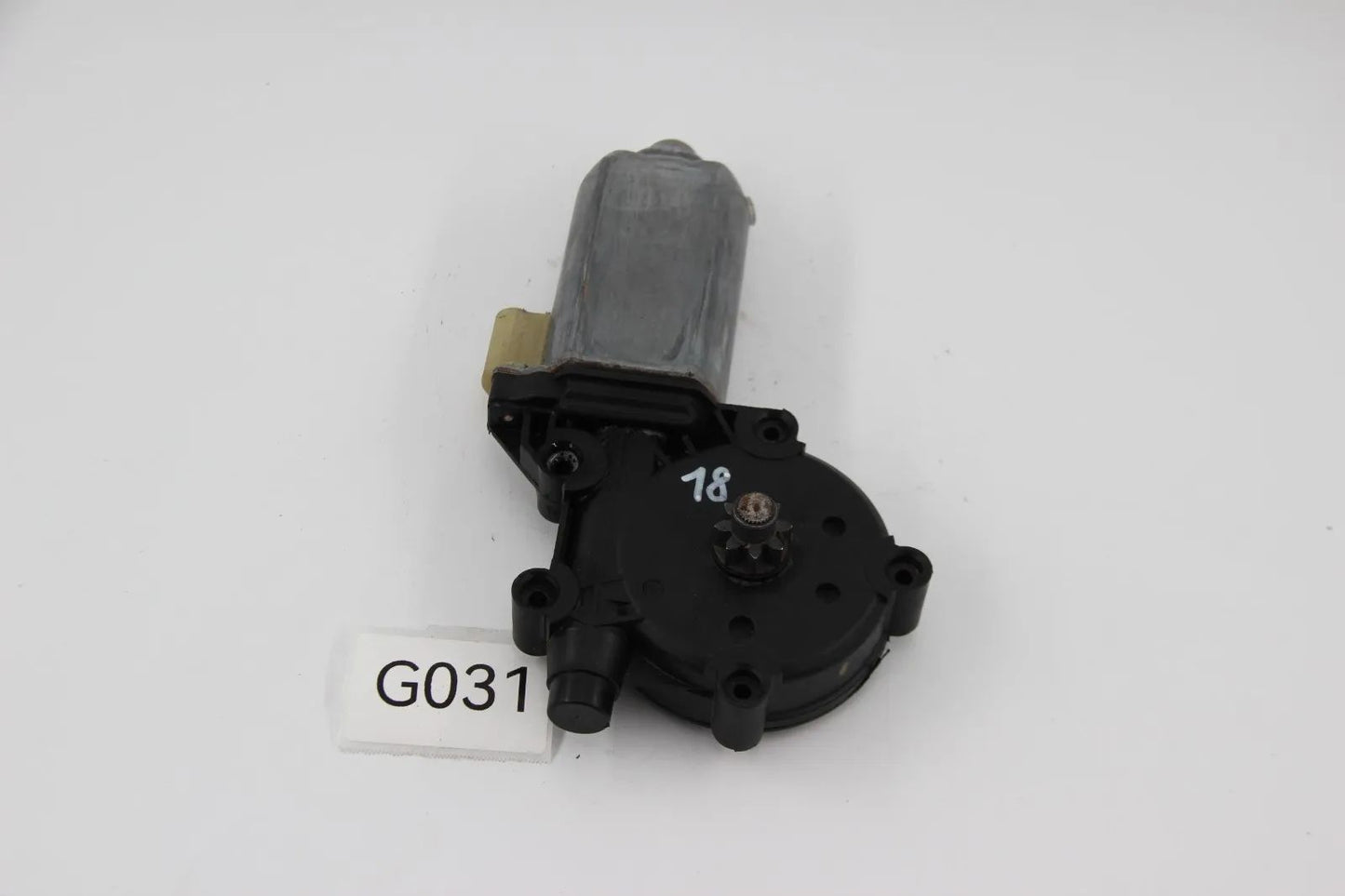 Orig BMW E32 730i 735i/L M30 750i/L M70 Flachmotor rechts NOS 51331374206