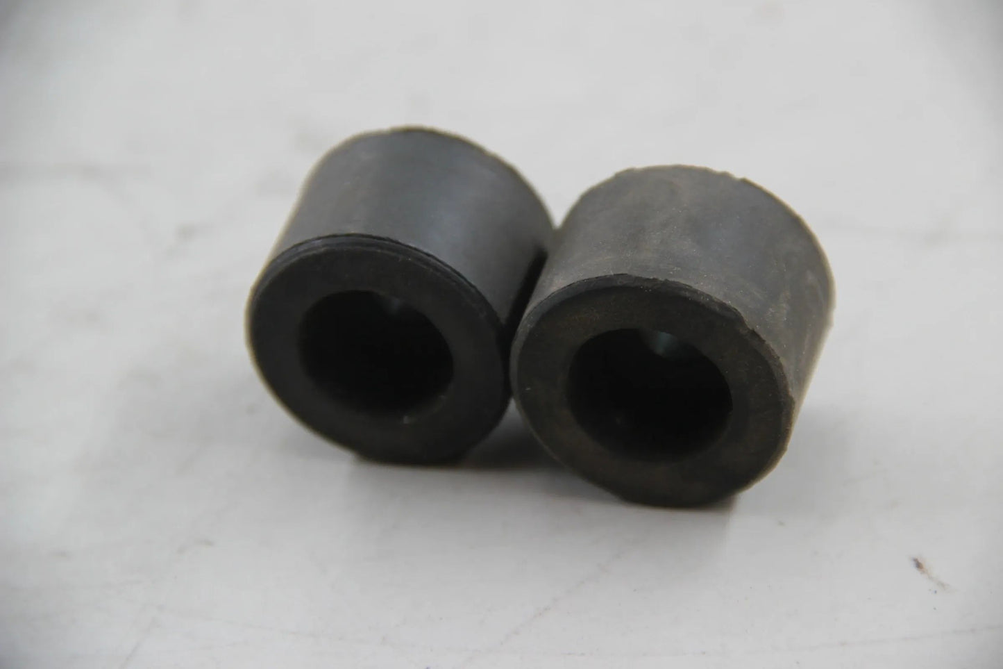 Original BMW E21 320 323i E30 316i-325i M3 E28 E24 2x Gummilager 17111150984