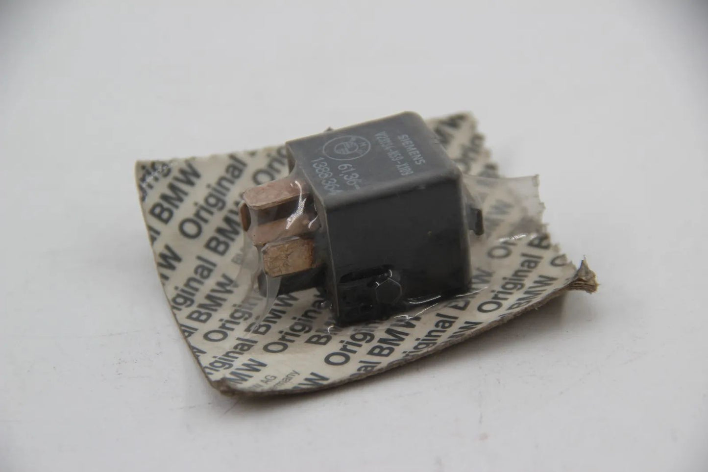 Original BMW E30 E34 E32 7er E31 8er Relais Doppelschliesser schwarz 61361388364