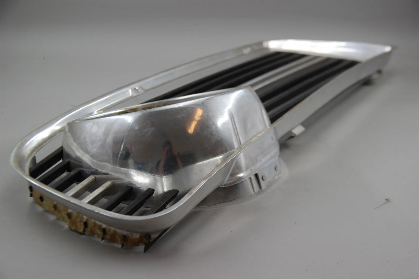 Original BMW NK 1800 4-Zyl. Ziergitter rechts schwarz-silber NOS NLA 51131802104