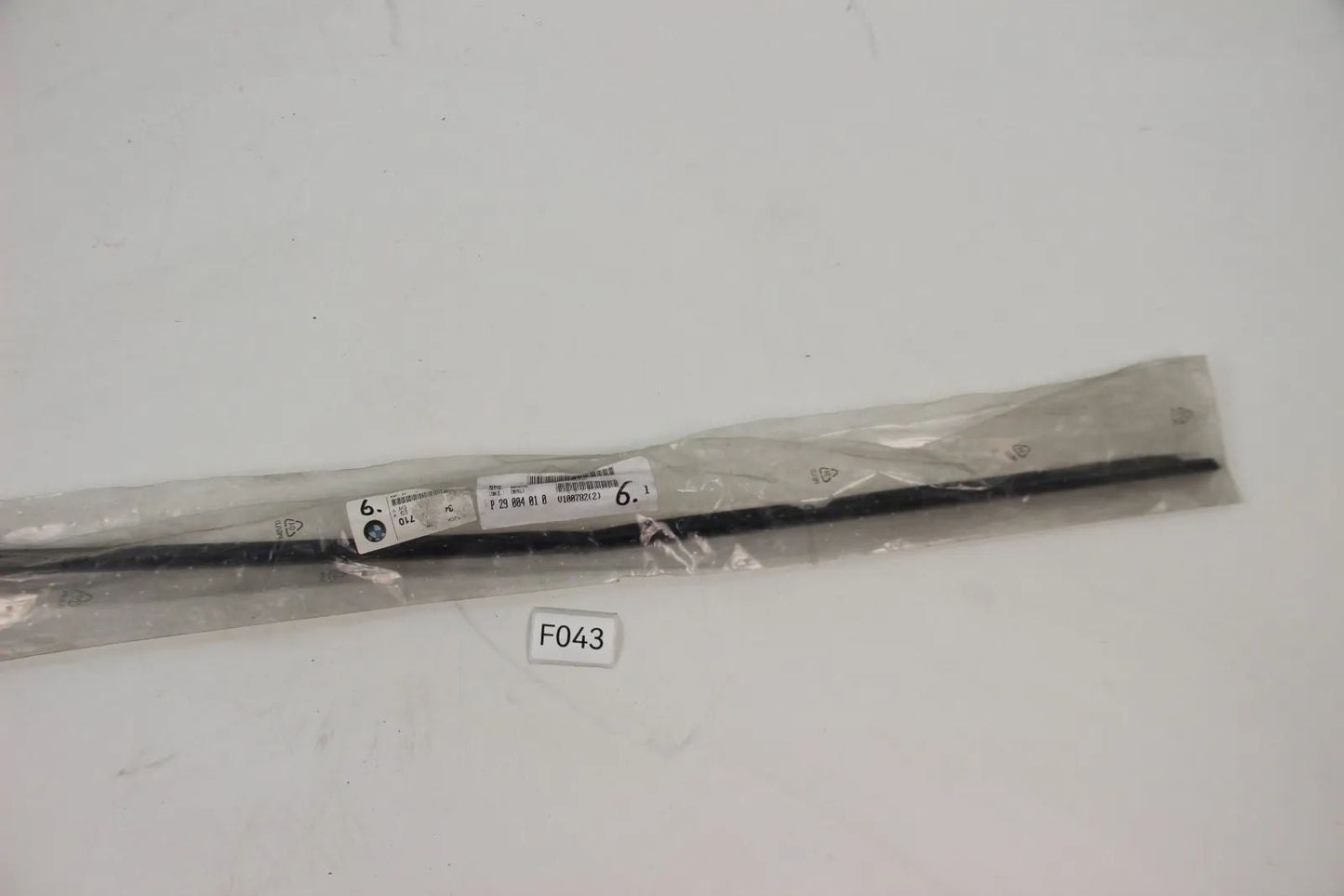 BMW E46 3er 316i-330i Limo Schachtabdeckung hinten aussen rechts 51348194710