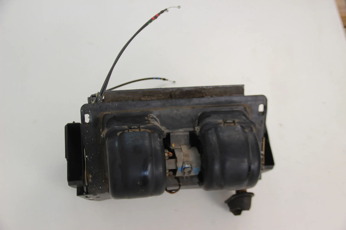 Original BMW E24  Heizungskasten