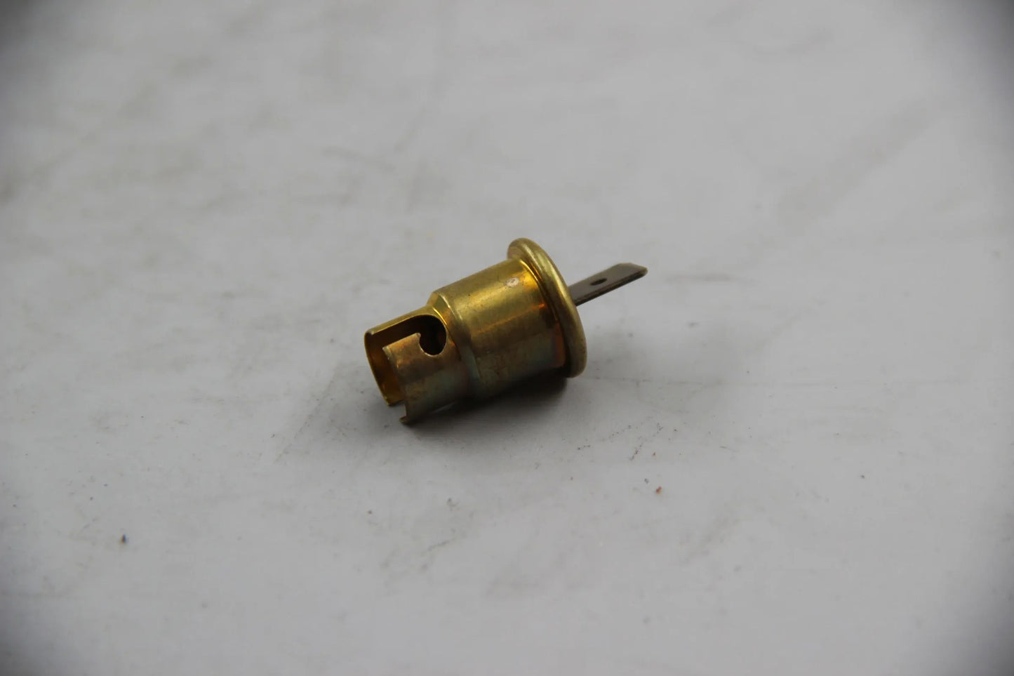 Original BMW E10 E3 E9 NK E21 E30 E12 E24 628CSi Lampenfassung 62148680130