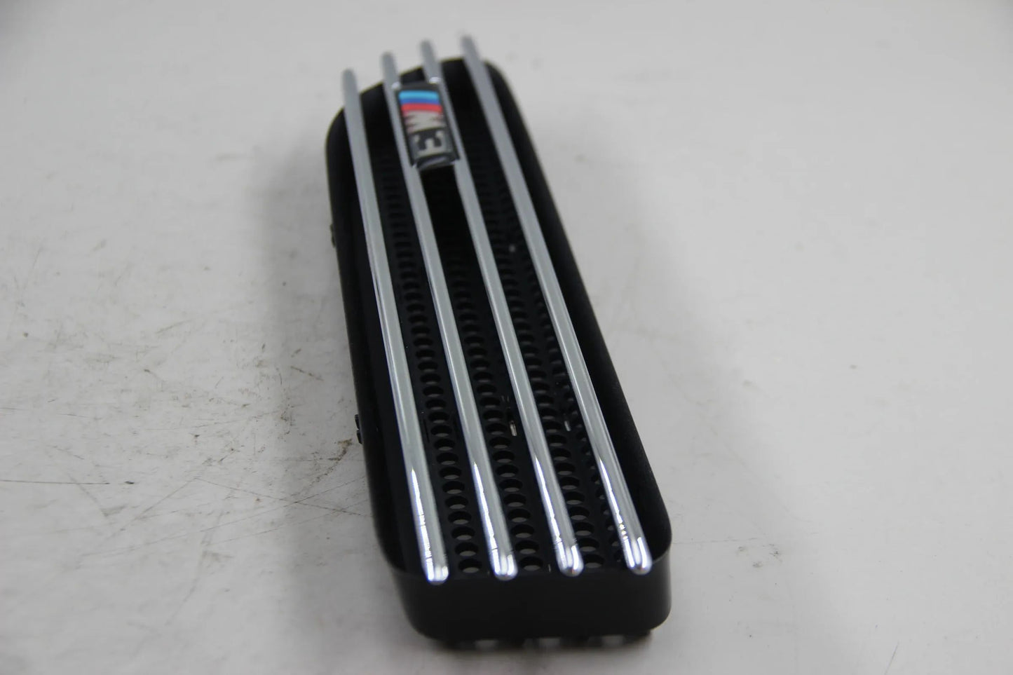 Orig BMW E46 M3 Ziergitter Seitenwand vorne rechts+links 51132694607 51132694608