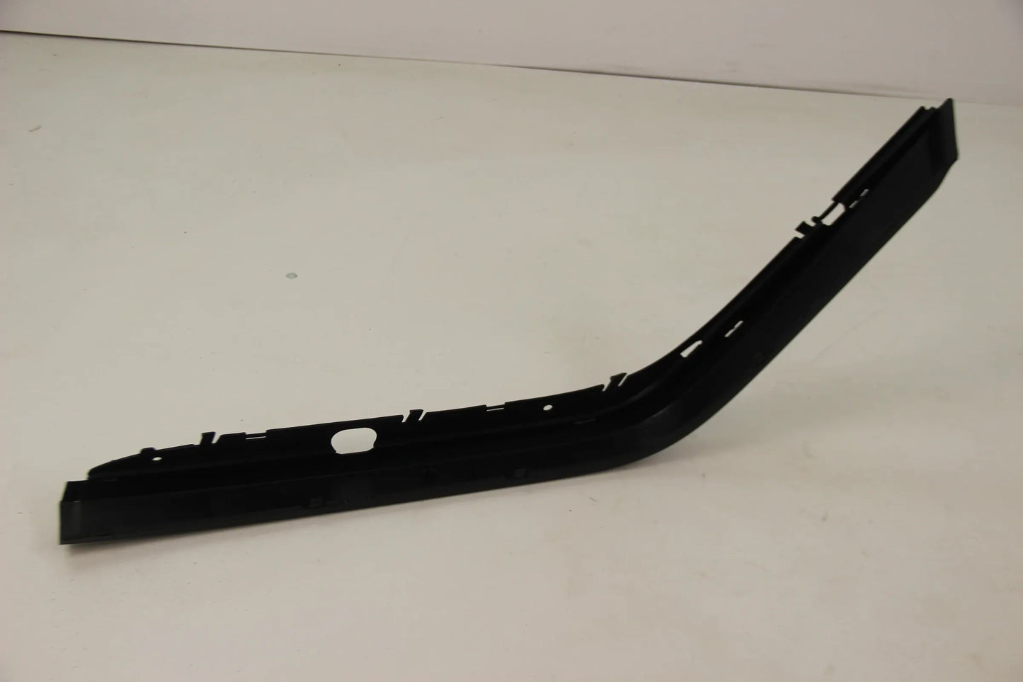 Original BMW E38 728i-750i Limousine Stossleiste vorne rechts 51118125310