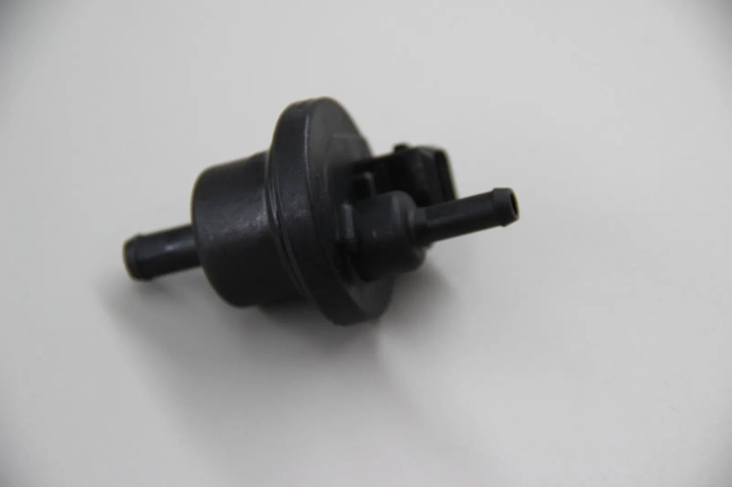 Original BMW E30 M3 E28 E34 E24 E32   Tankentlüftungsventil Bosch 13901711395