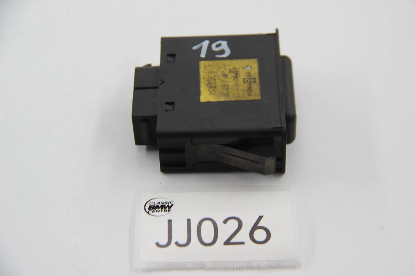 Original BMW E36 3er Compact Schalter Heizbare Heckscheibe 61318360454