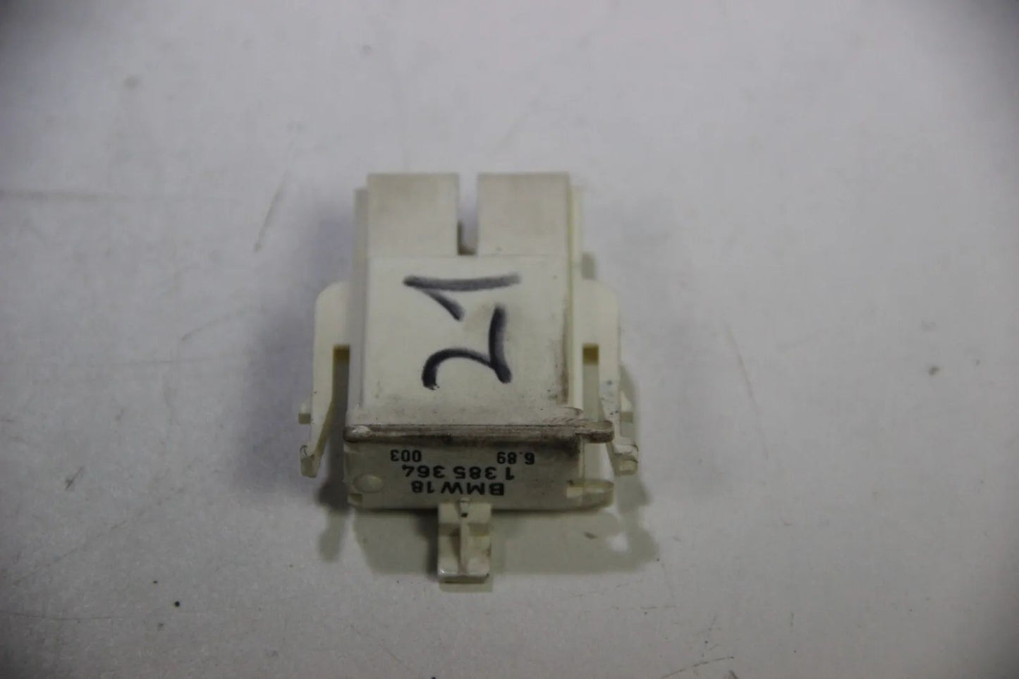 BMW E30 316i 318i M40	Kombiinstrument Codierstecker 18 Coding Plug 1385364