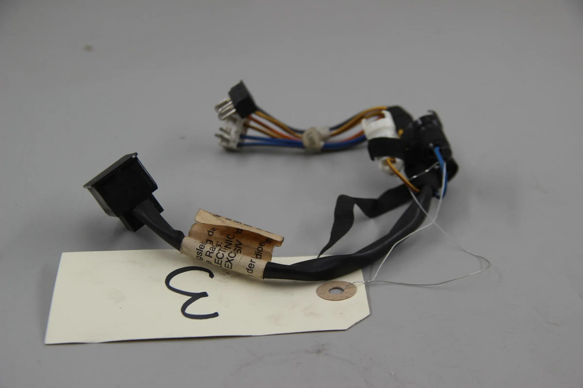 Original BMW E30 316i-325i M3 E28 E34 E24 Adapterleitung 4-Kanal 65121379329