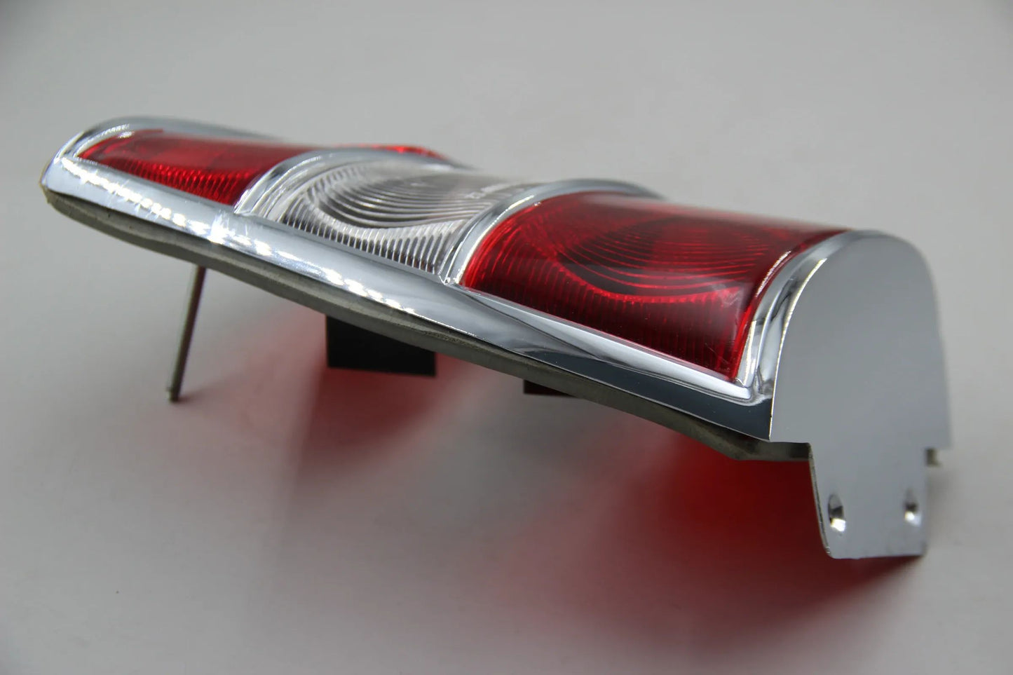 Orig. BMW NK 1500 2000ti Rücklicht Lichtscheibe rechts rot-weiss-rot 63218654110